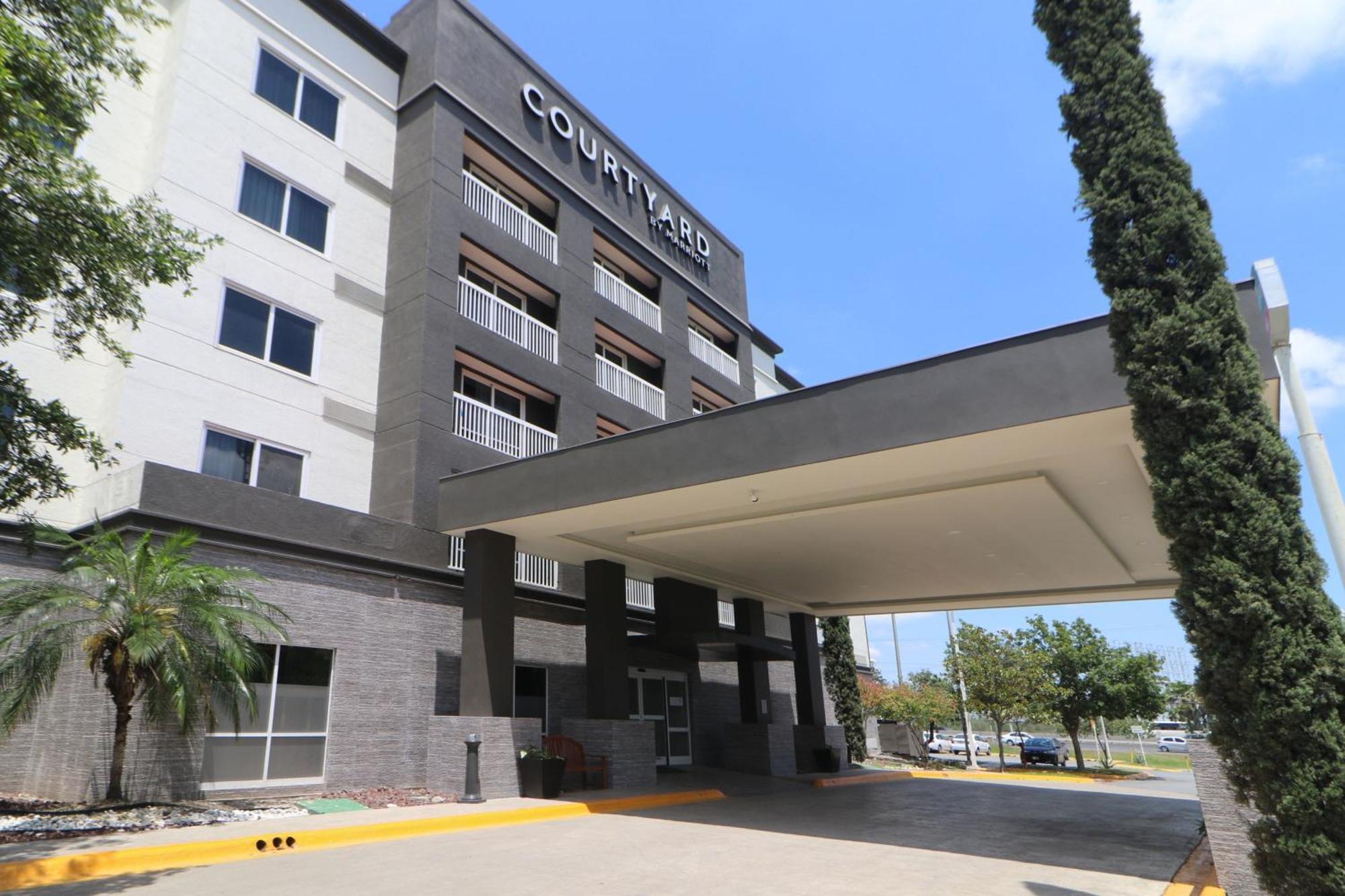 Courtyard Monterrey Airport Hotel Exterior foto